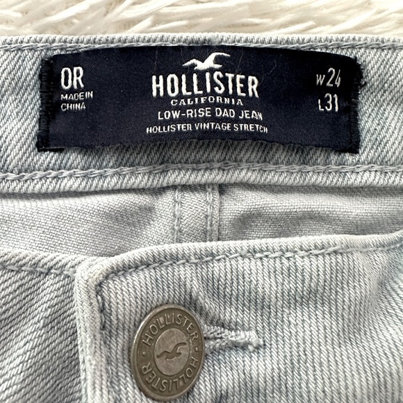 Hollister Low-Rise Dad Jeans – Size 0R (W24 L31) | Light Wash Panel Denim - Picture 6 of 16